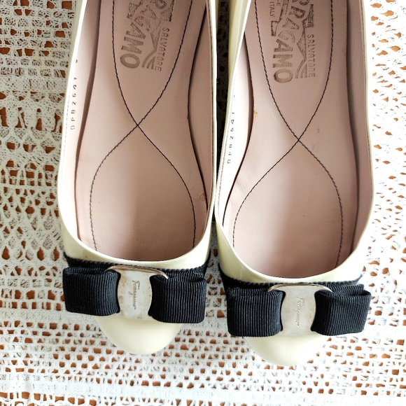 Slip on these iconic flats and wear Marilyn Monroe's fave: Ferragamo! - Picture 9 of 13